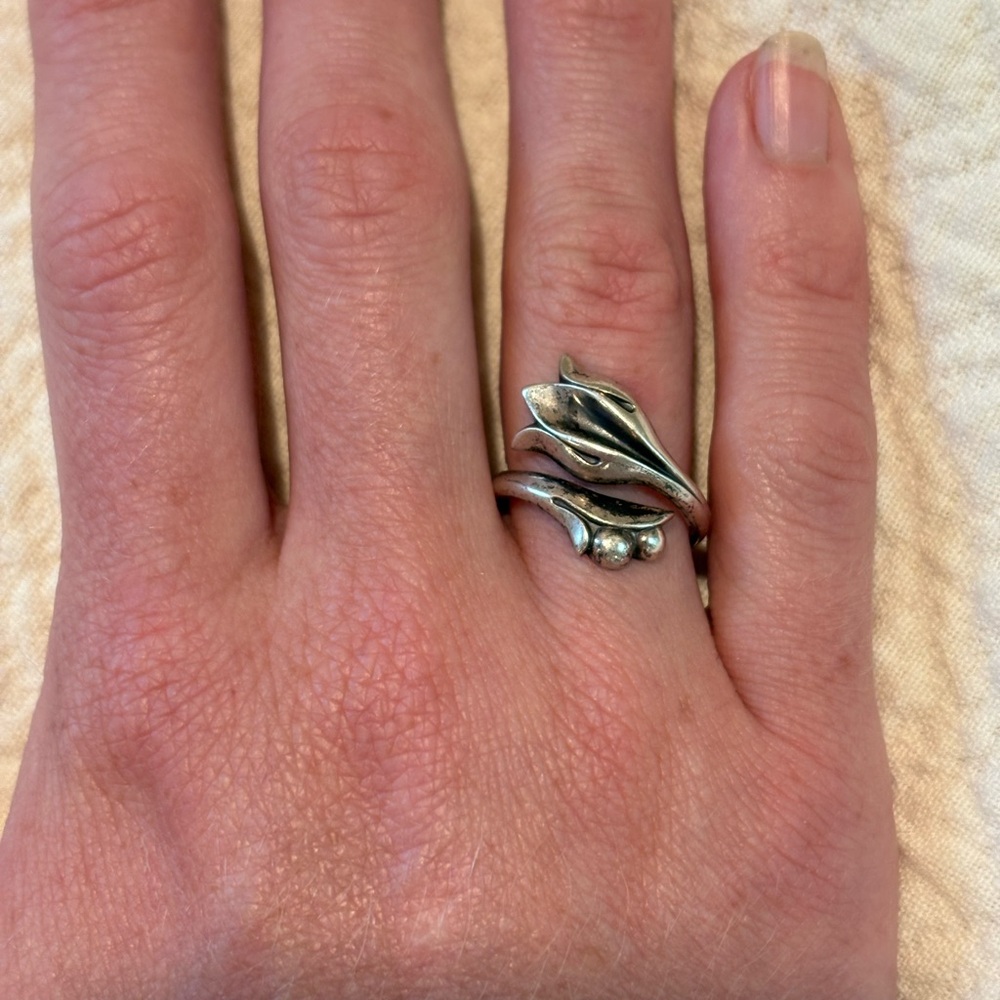 Vintage Avon Silver Ring Tulip and Buds Design